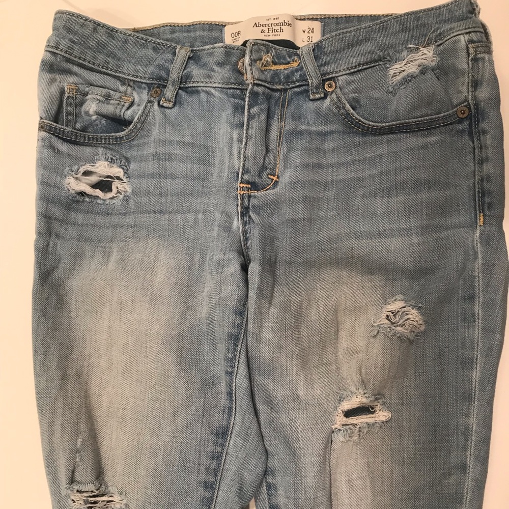 NEW (w/o tags) Abercrombie & Fitch Boyfriend Jeans